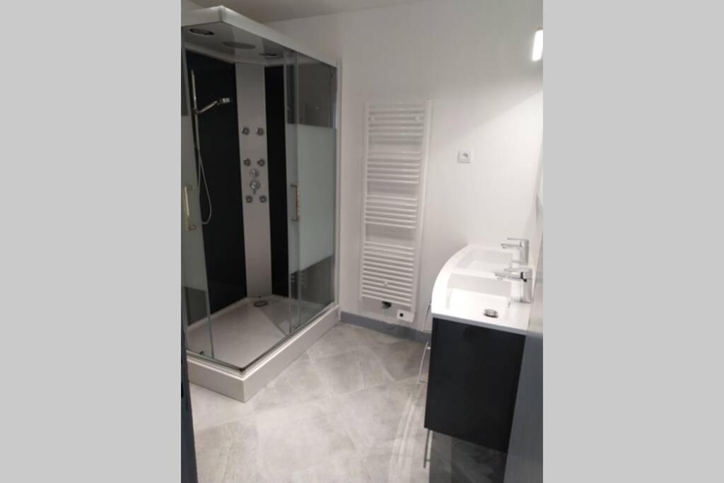 Maison De 2 A 8 Personnes 5 Chambres Portbail Εξωτερικό φωτογραφία